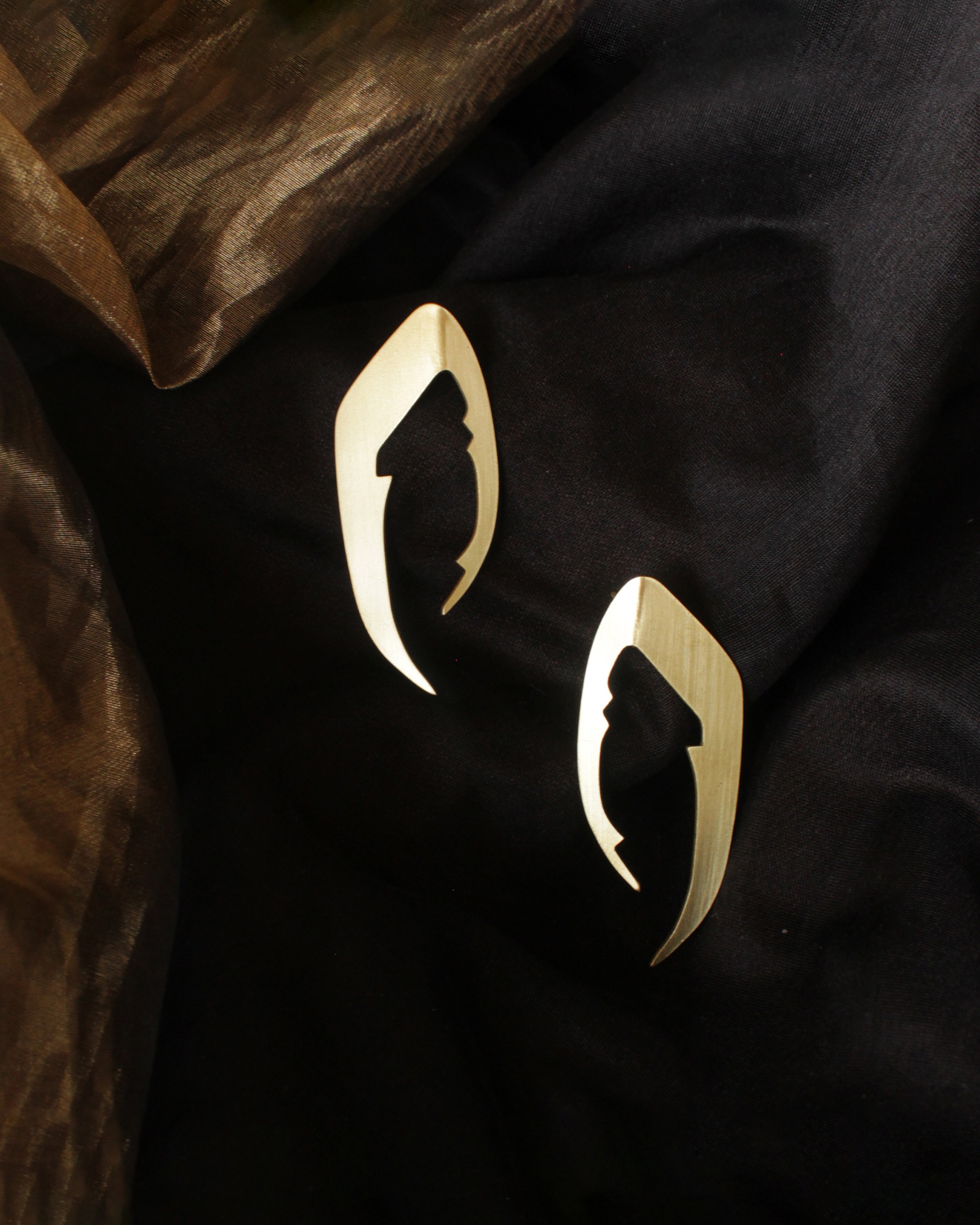 Mandible Studs
