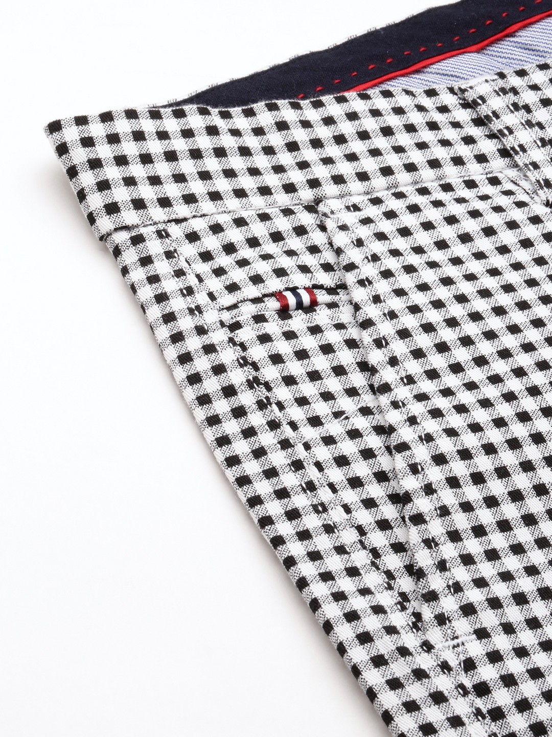 SHOWOFF Men's Knee Length Checked White Mid-Rise Regular Shorts