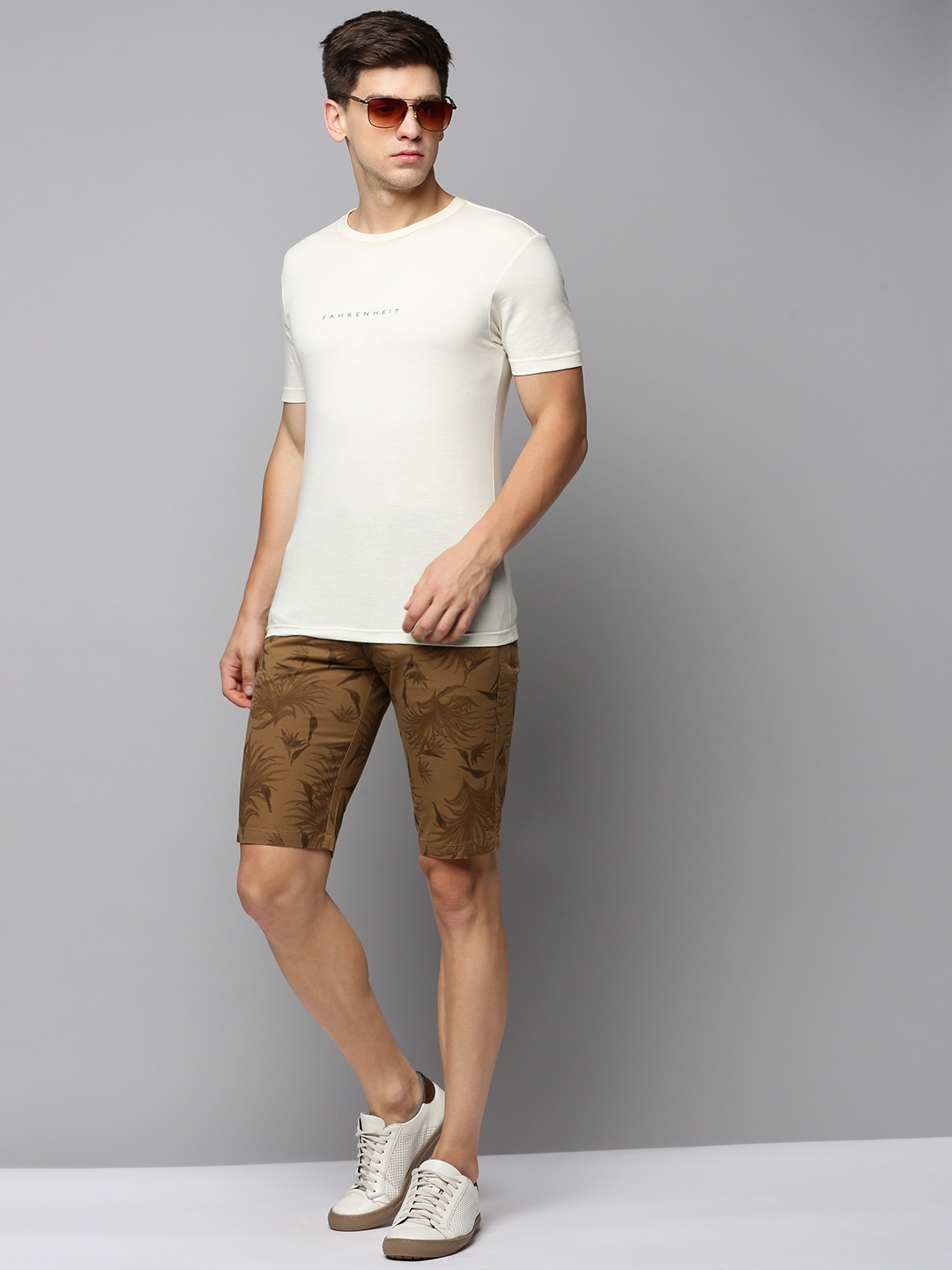 Showoff | SHOWOFF Men's Knee Length Printed Khaki Mid-Rise Regular Shorts 3