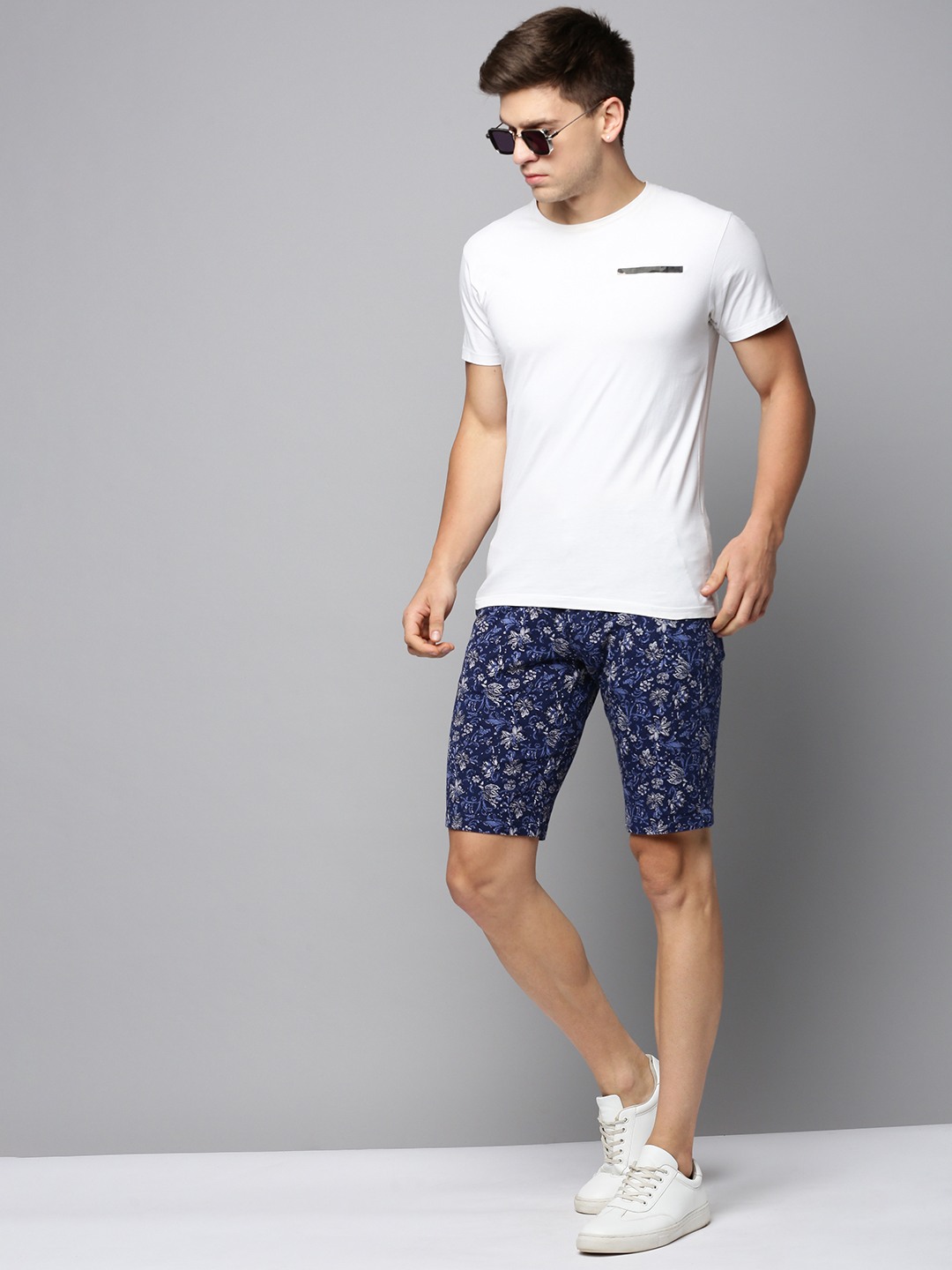 SHOWOFF Men's Knee Length Printed Navy Blue Mid-Rise Regular Shorts