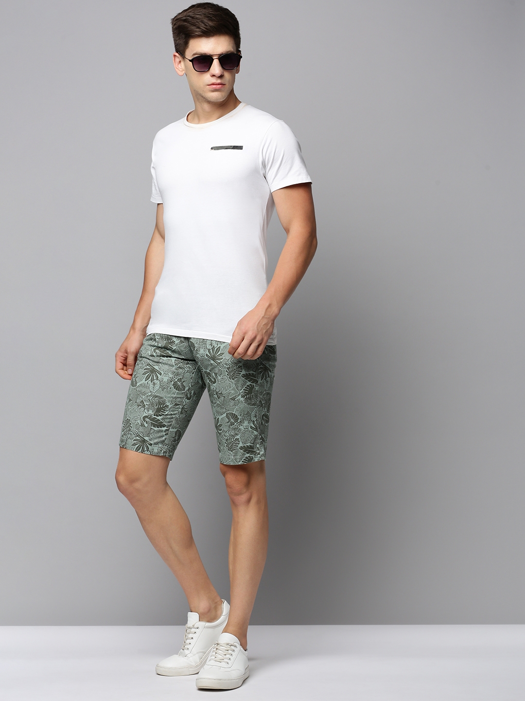 Showoff | SHOWOFF Men's Knee Length Printed Green Mid-Rise Regular Shorts 3