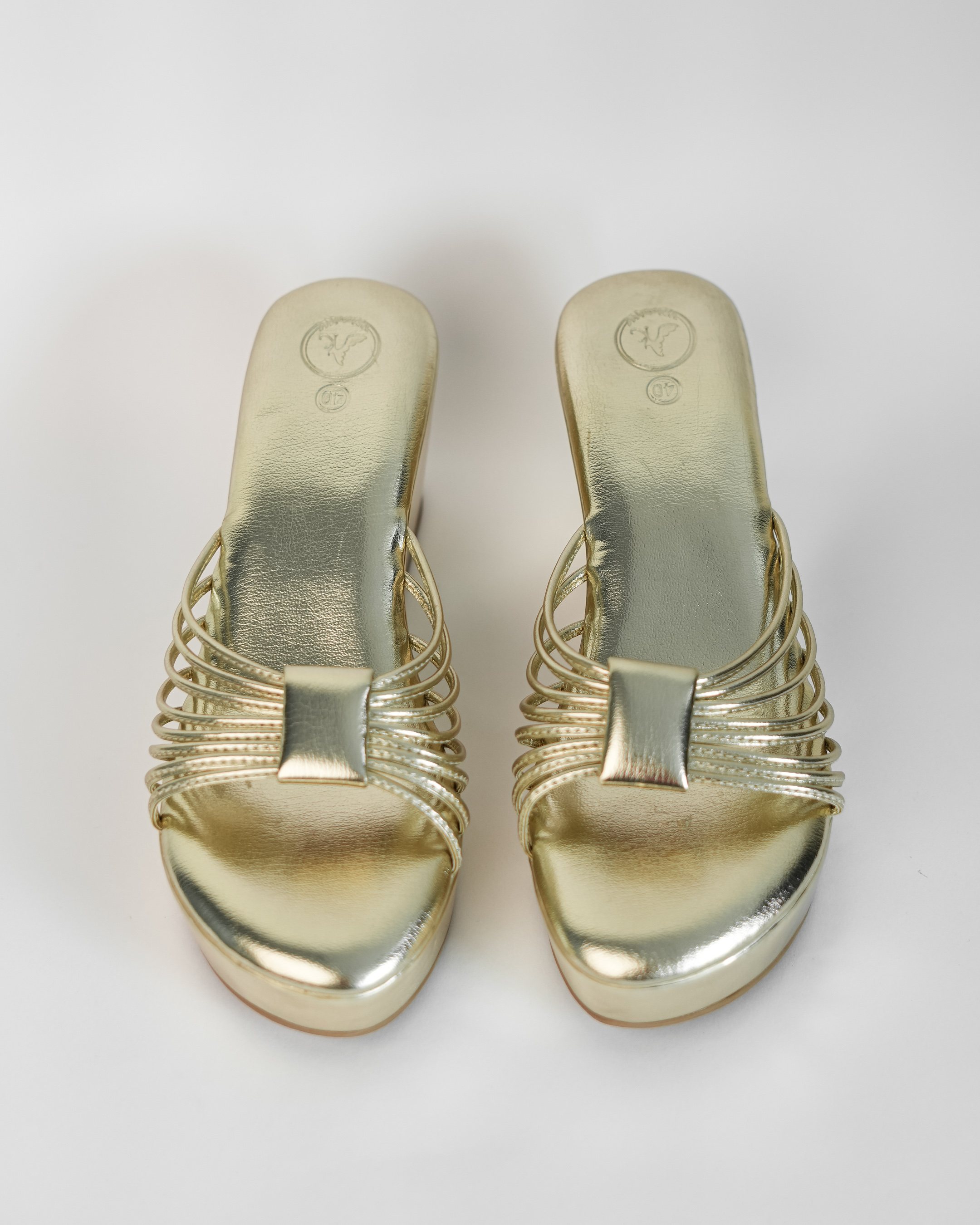GOLD BISCUIT WEDGE