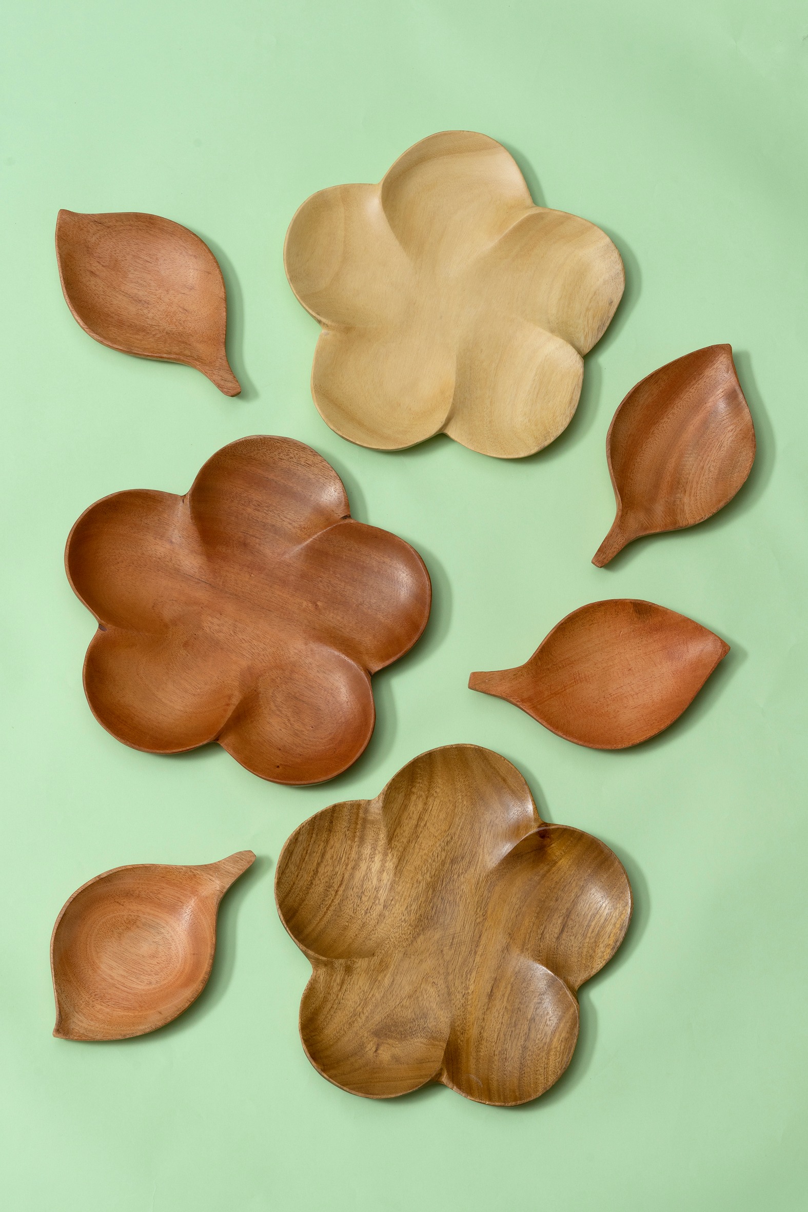 Flower Plates Walnut