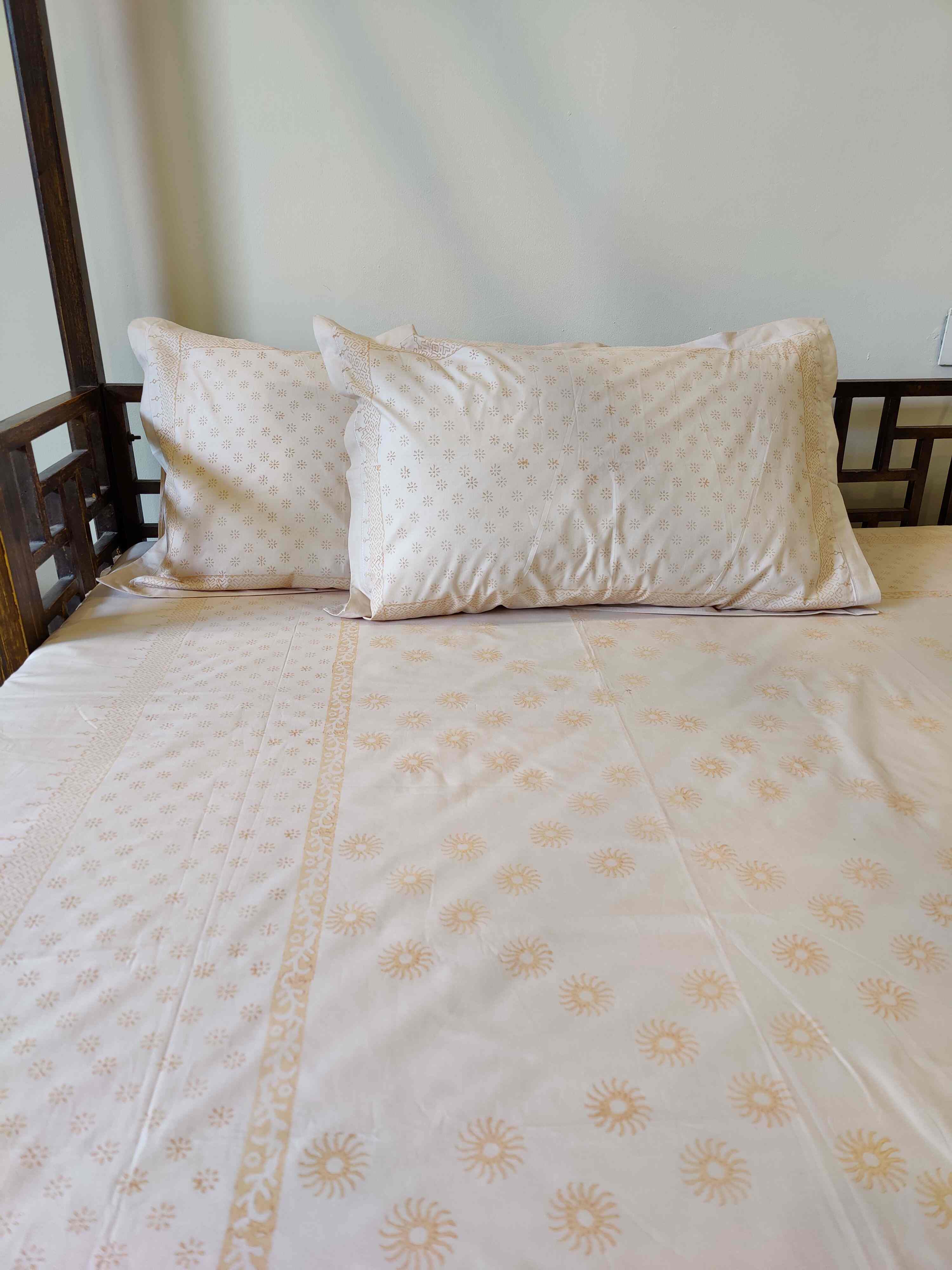 Cotton Hand Block Printed Kingsize Double Bedsheets With Pillow Covers Set