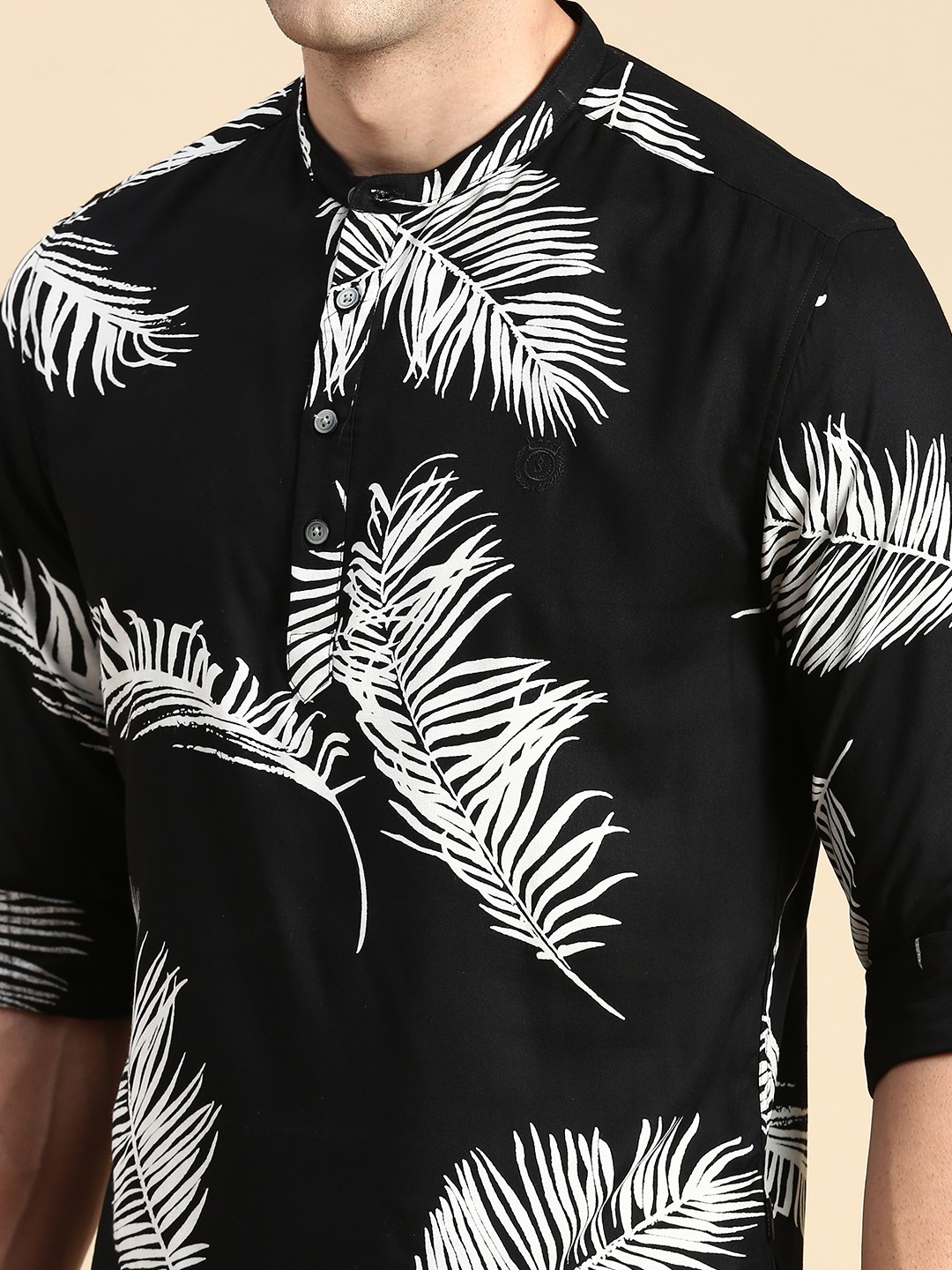SHOWOFF Men's Mandarin Collar Above Knee Black Straight Kurta