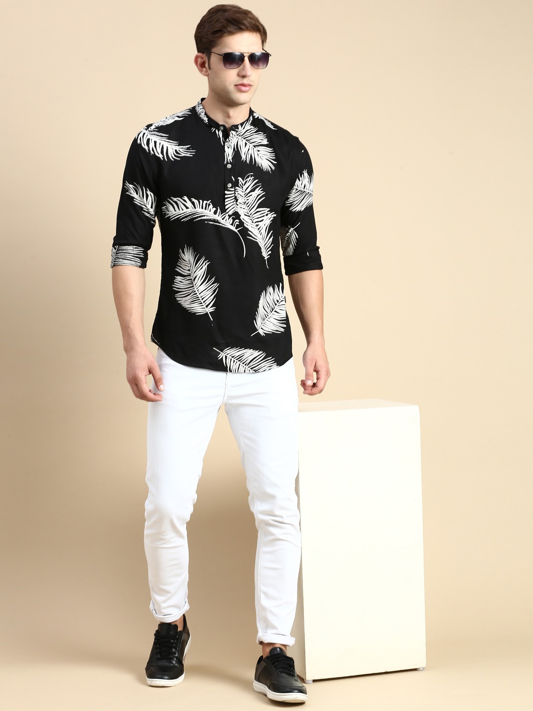 SHOWOFF Men's Mandarin Collar Above Knee Black Straight Kurta