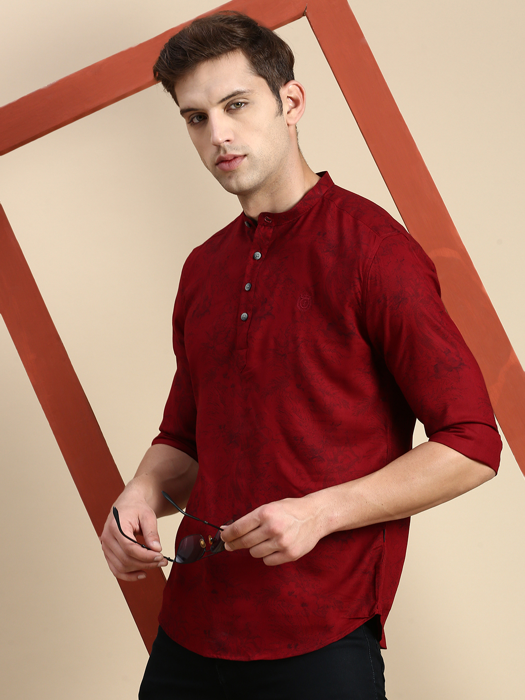 SHOWOFF Men's Mandarin Collar Above Knee Burgundy Straight Kurta