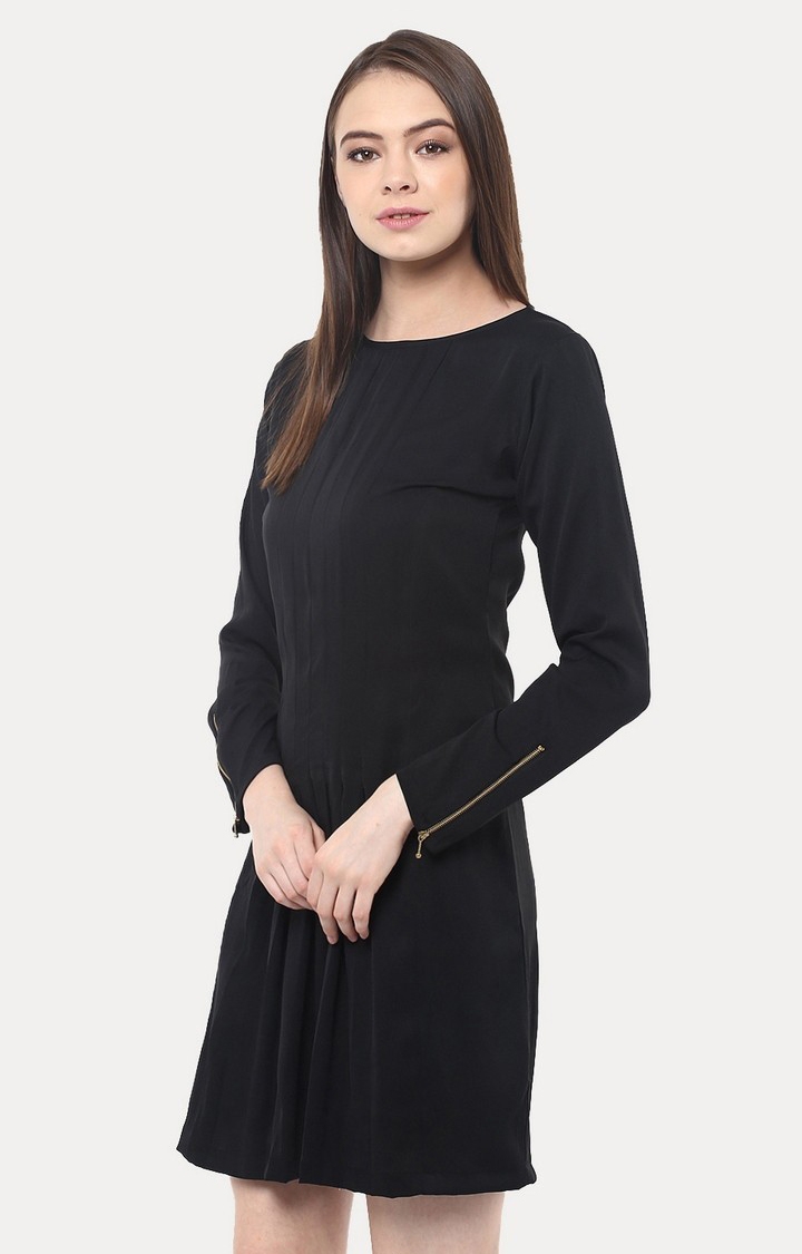 Women's Black Polyester SolidCasualwear Shift Dress