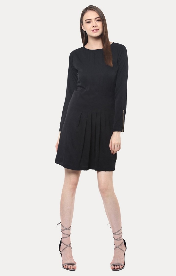 Women's Black Polyester SolidCasualwear Shift Dress