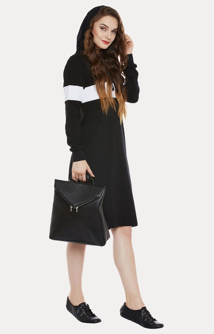 Women's Black Cotton SolidCasualwear Shift Dress