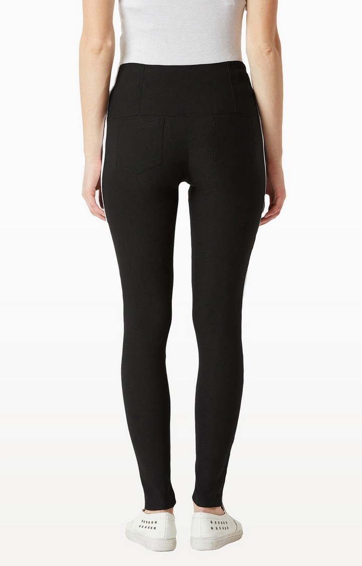 Women's Black Solid Jeggings