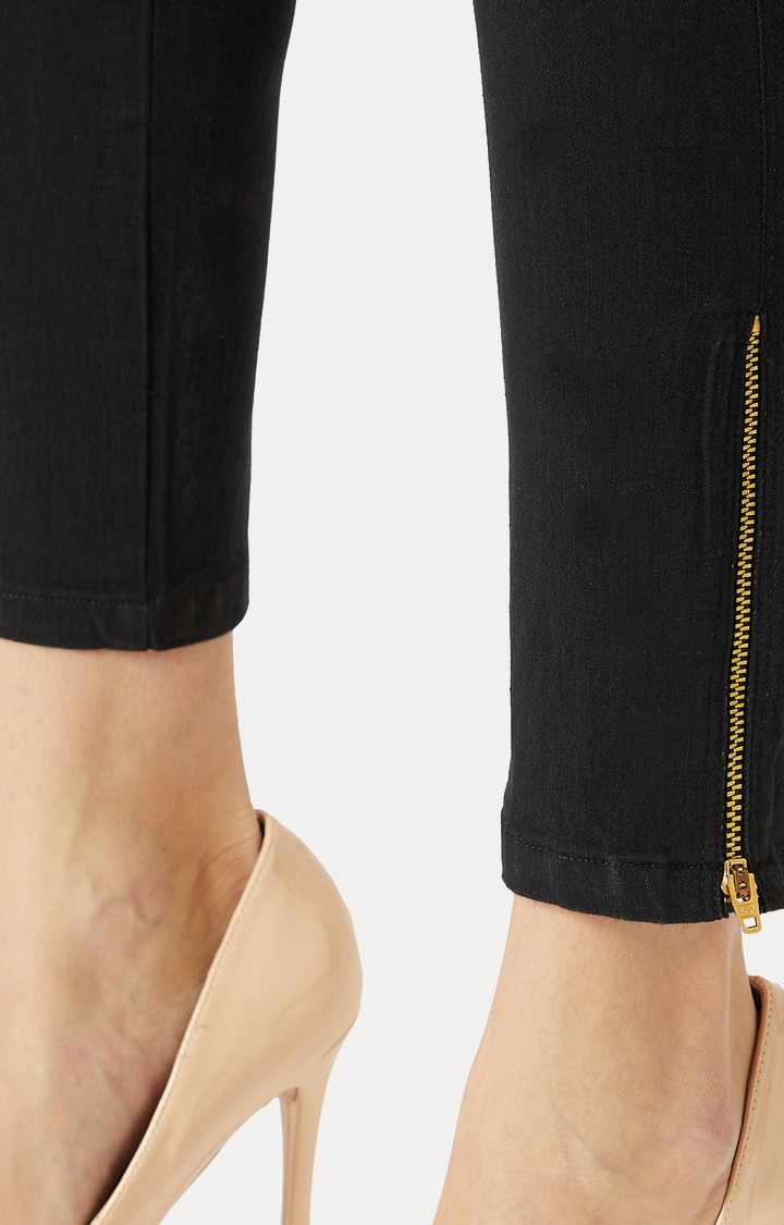 Women's Black Solid Jeggings