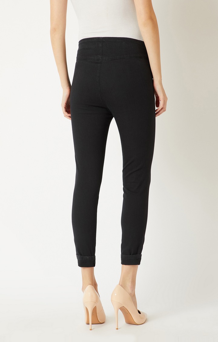 Women's Black Solid Jeggings