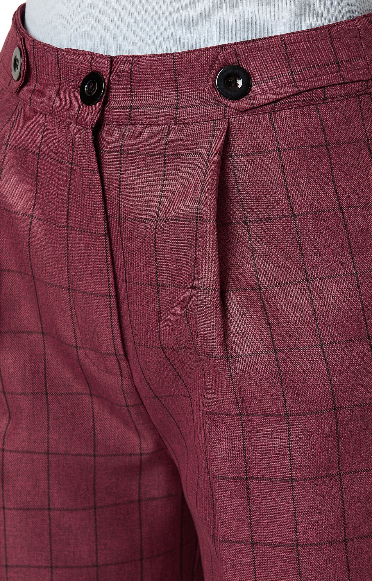 Women's Red Checked Pleated Chinos