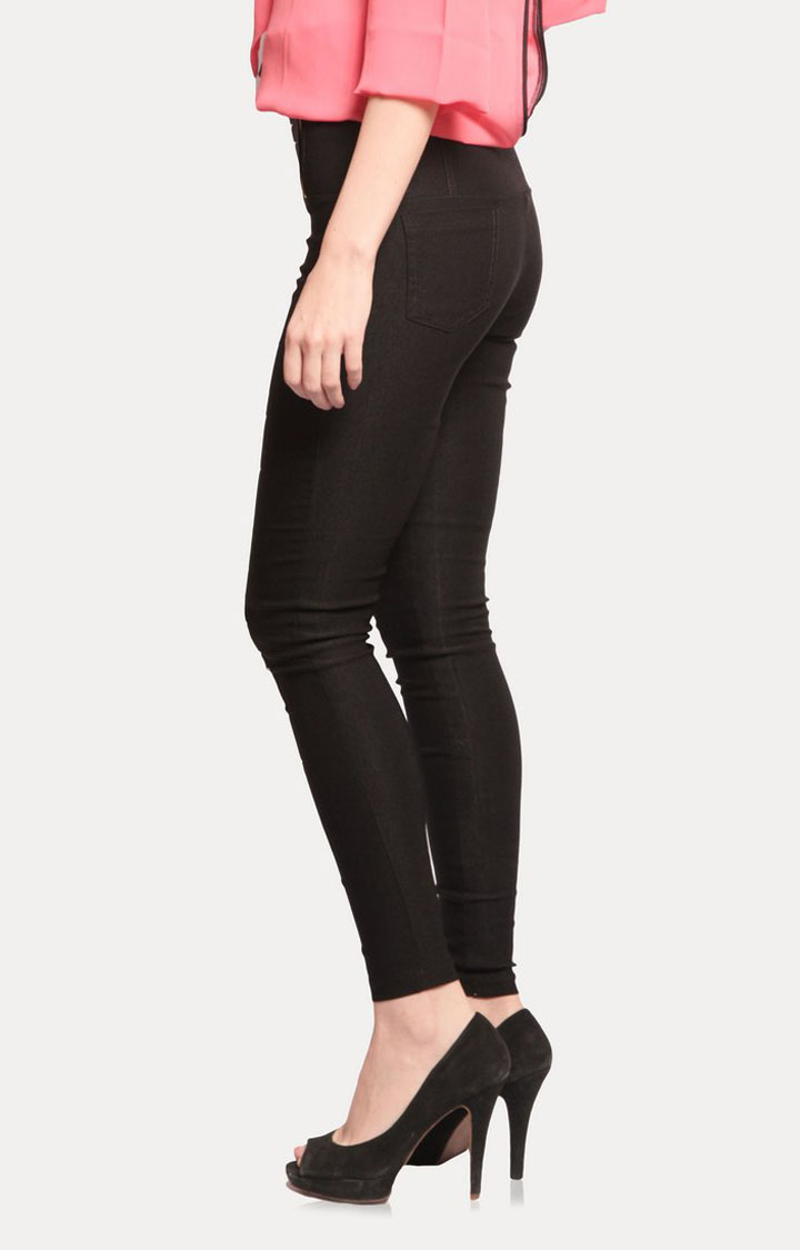 Women's Black Solid Jeggings