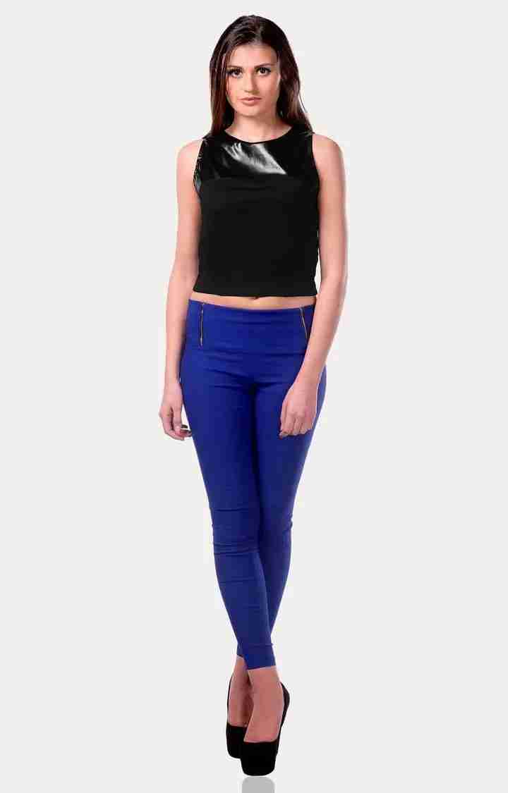 Women's Black Viscose SolidCasualwear Crop Top