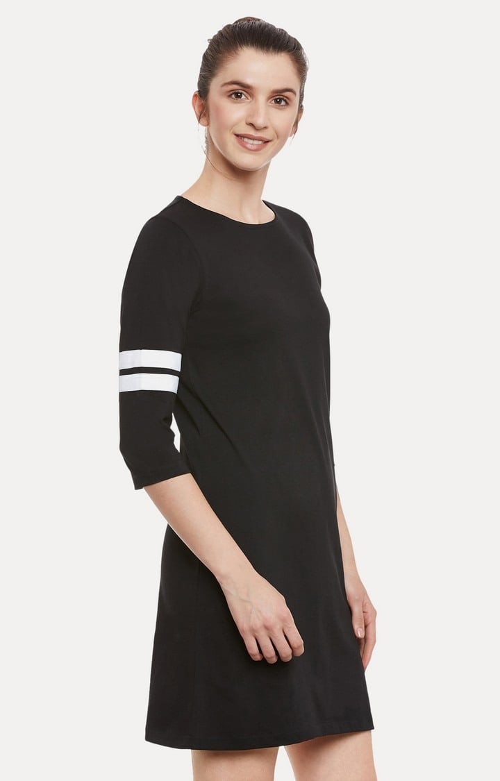 Women's Black Cotton SolidCasualwear Shift Dress