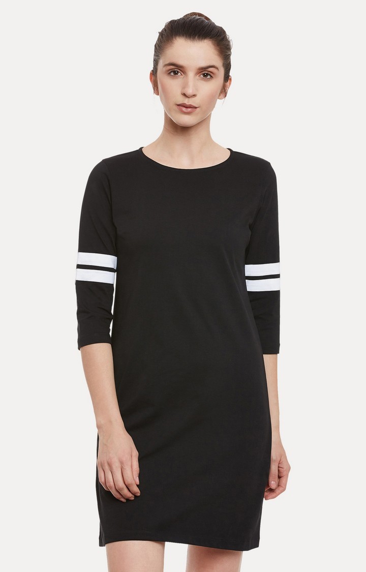 MISS CHASE | Women's Black Solid Shift Dress