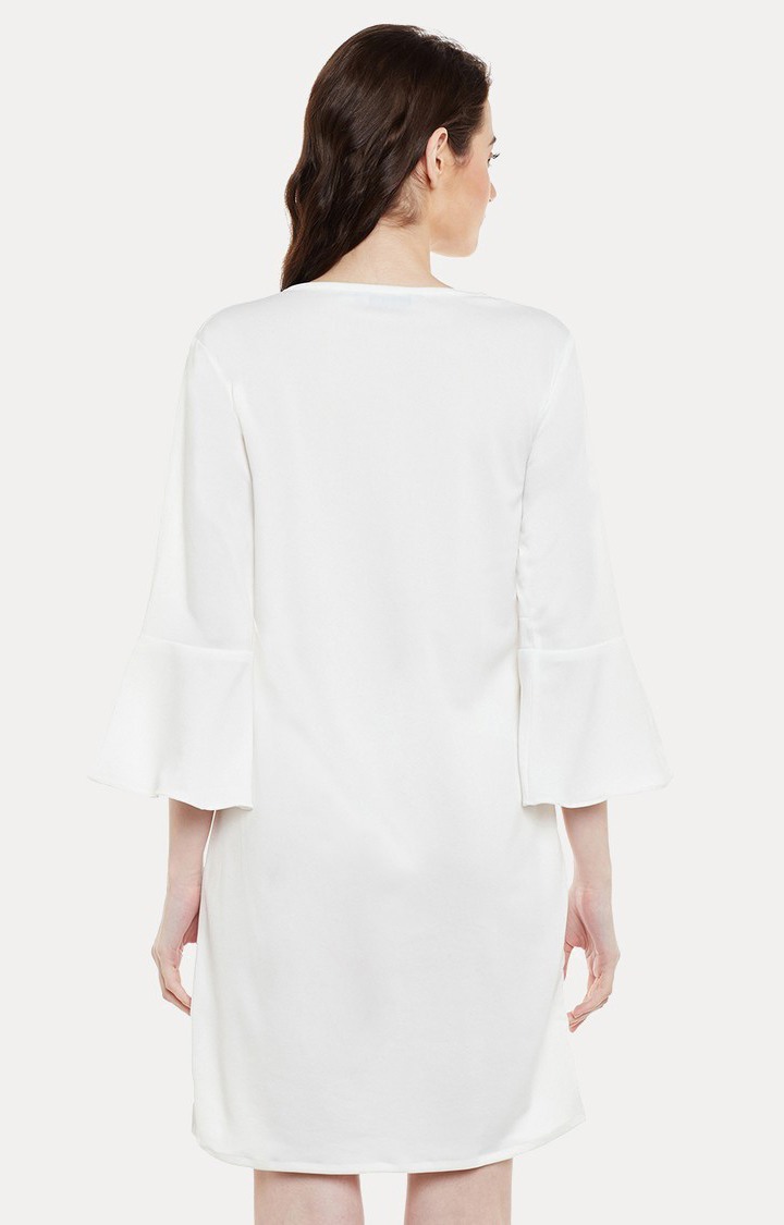 Women's White Polyester SolidCasualwear Shift Dress