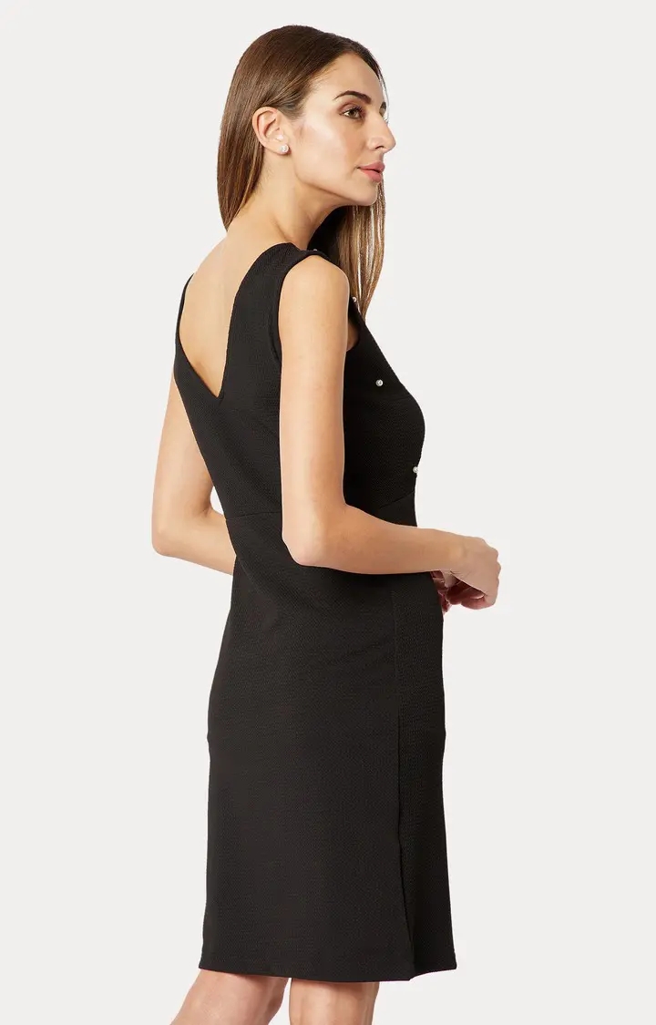 MISS CHASE | Women's Black Solid Shift Dress 3
