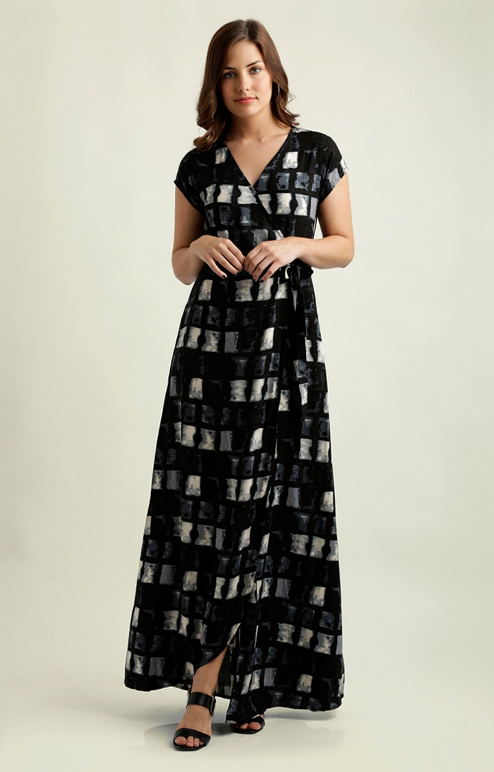 MISS CHASE | Women's Black Printed Maxi Dress 1