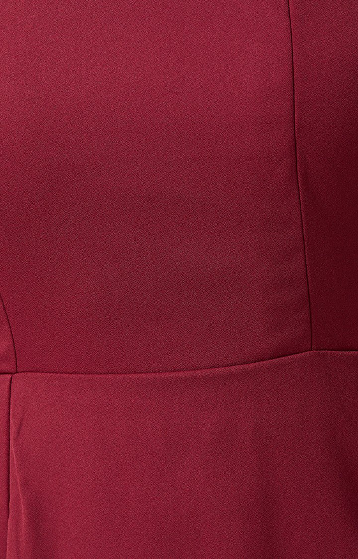 Women's Red Crepe SolidEveningwear Sheath Dress