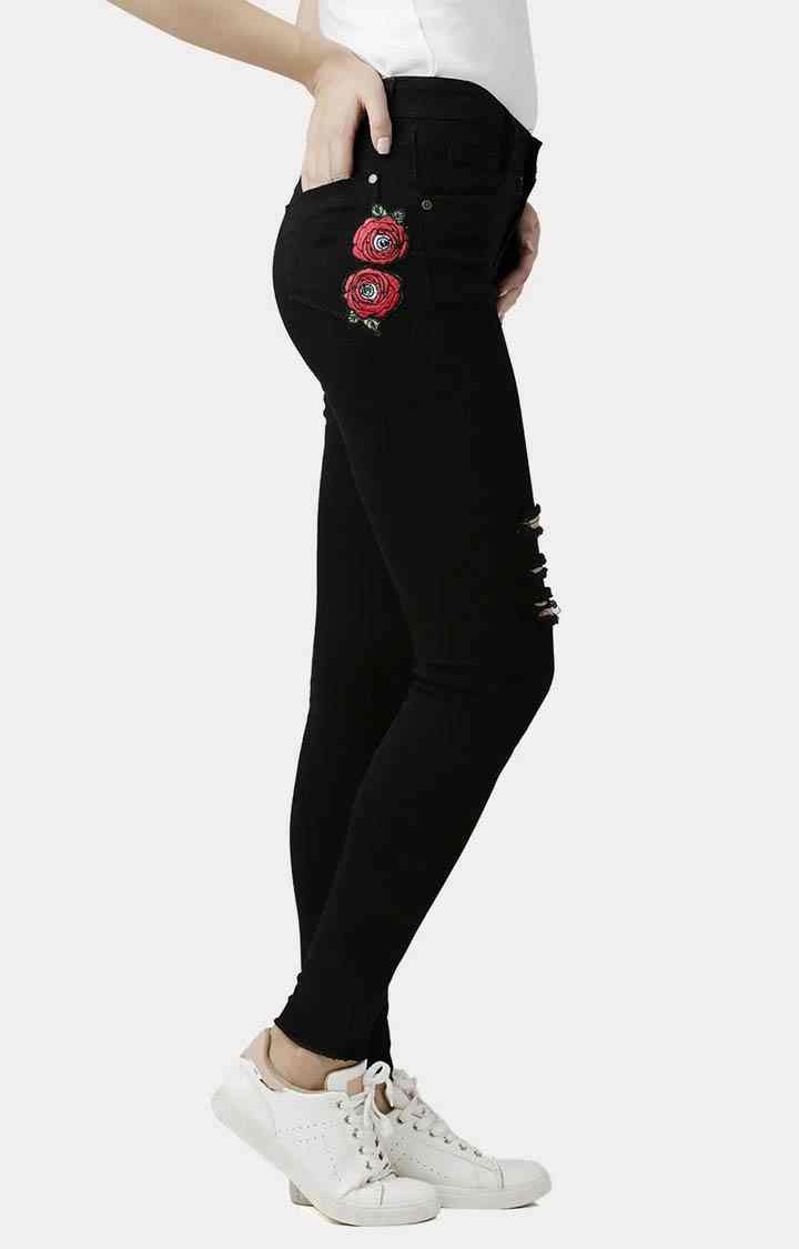 Women's Black Solid Ripped Jeans