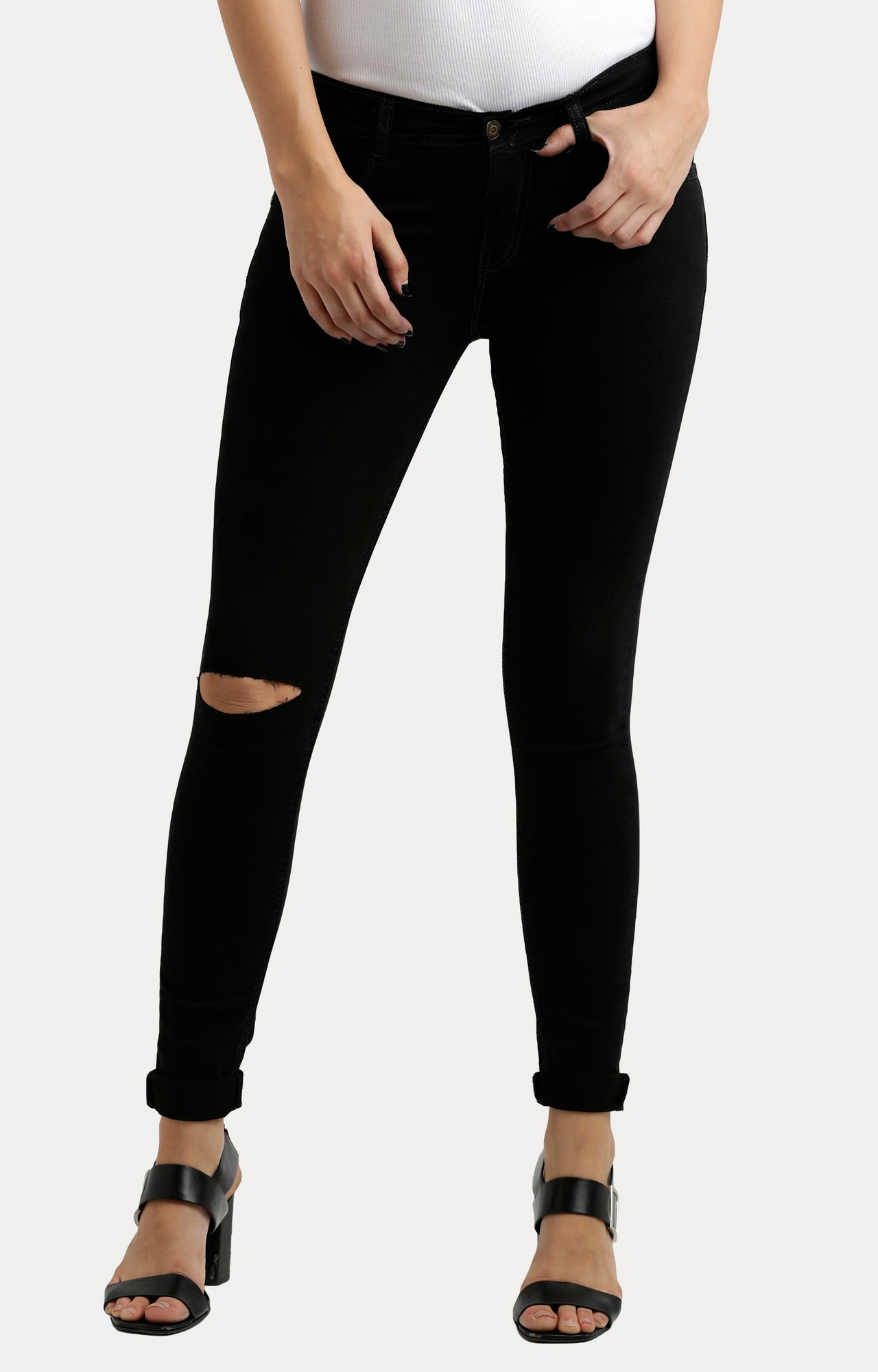 MISS CHASE | Women's Black Solid Ripped Jeans