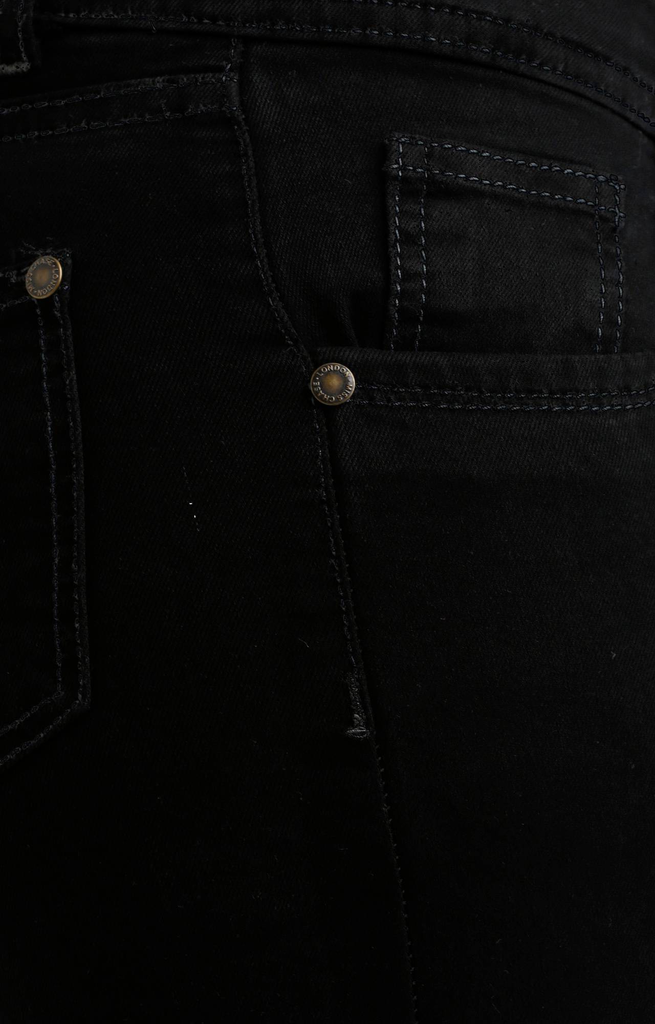 Women's Black Solid Ripped Jeans