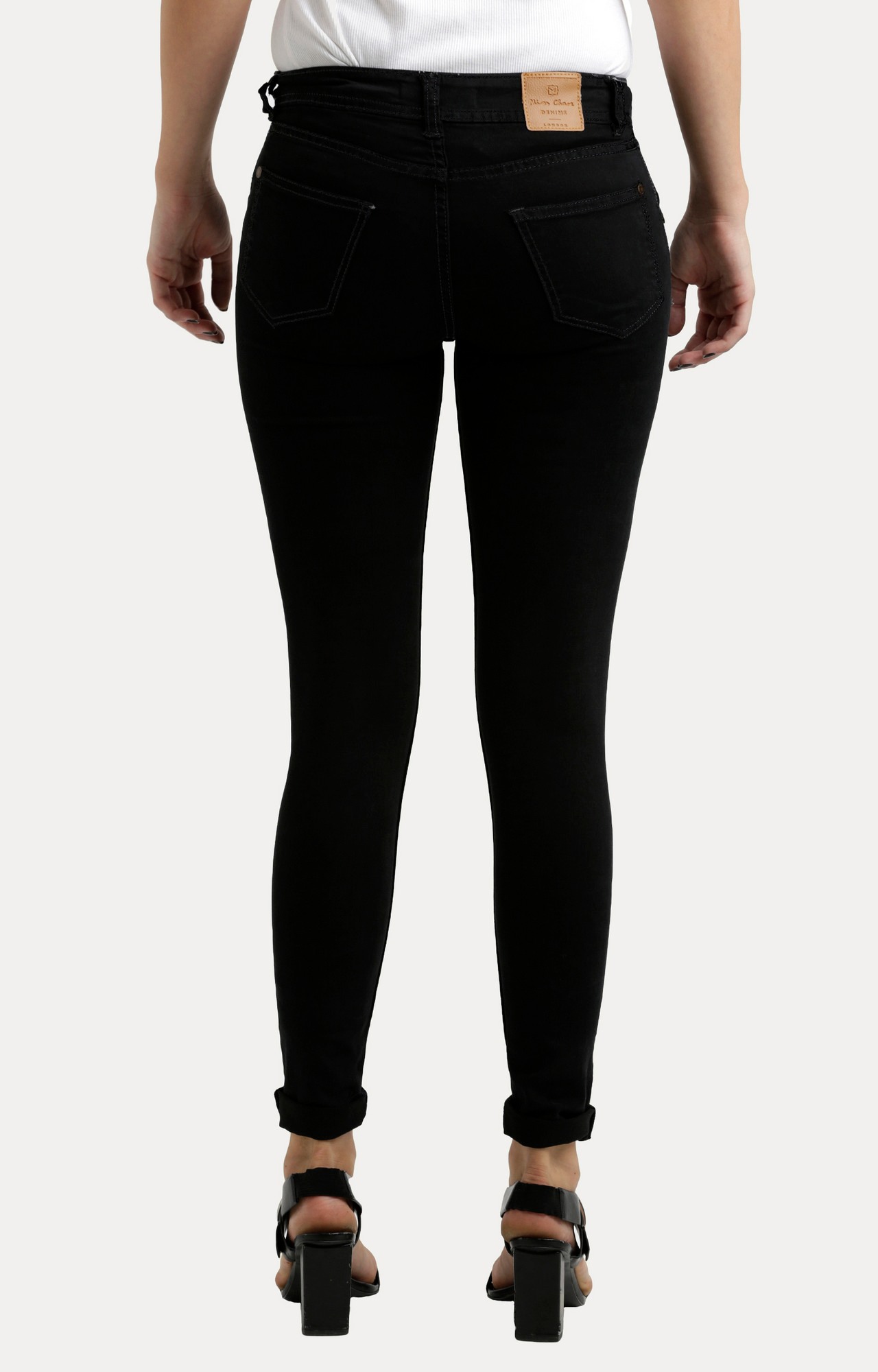 Women's Black Solid Ripped Jeans