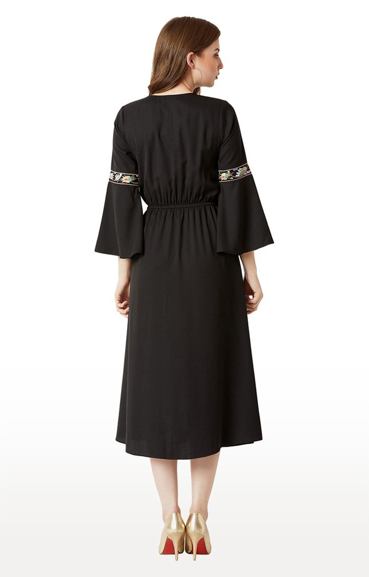 Women's Black Crepe SolidCasualwear Fit & Flare Dress