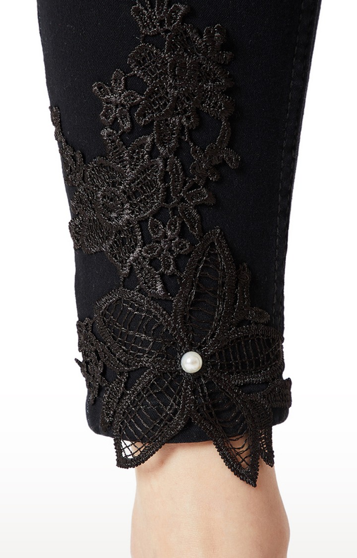 Women's Black Embroidered Skinny Jeans