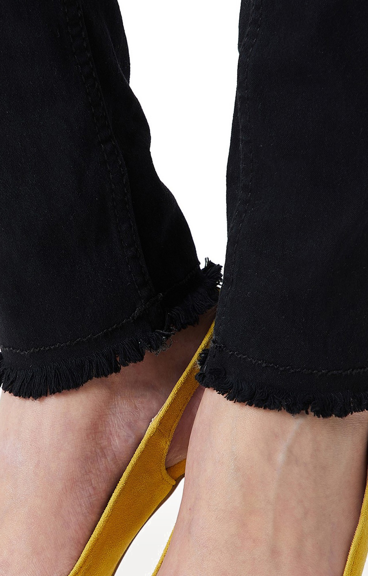 Women's Black Solid Skinny Jeans