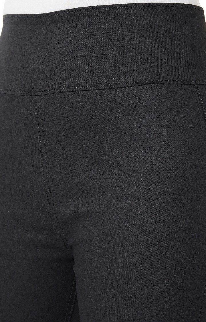 Women's Black Solid Jeggings