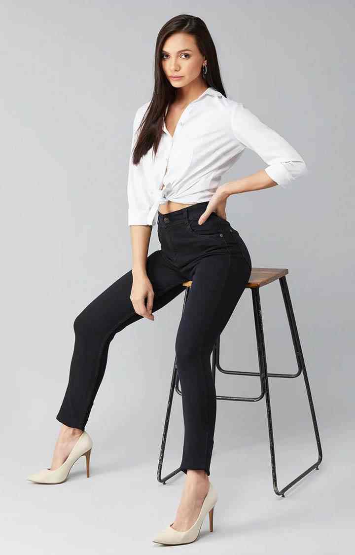 Women's Black Solid Slim Jeans