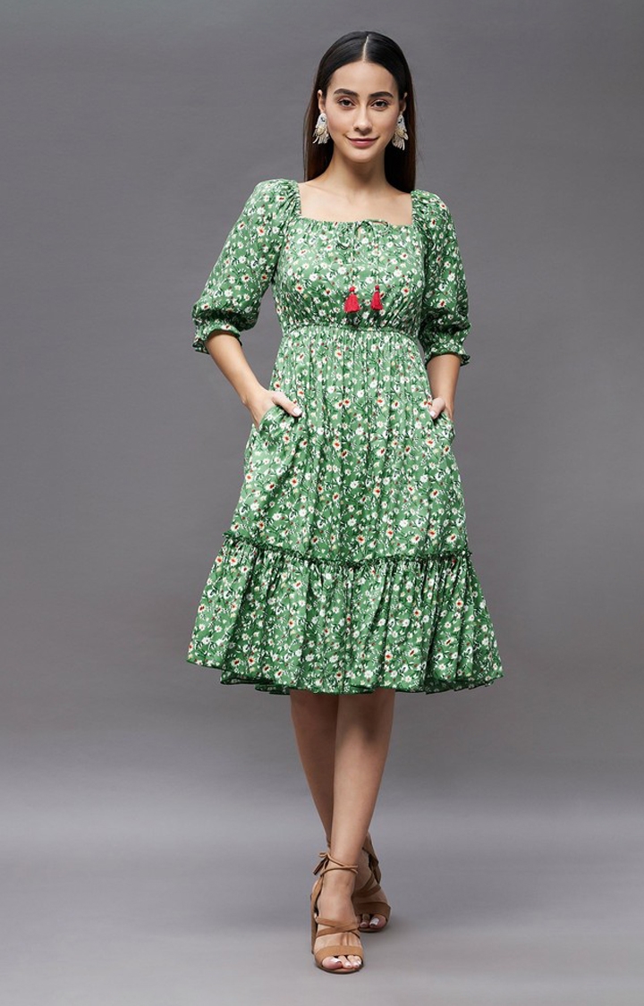 MISS CHASE | Women's Green Viscose Rayon FloralCasualwear Tiered Dress