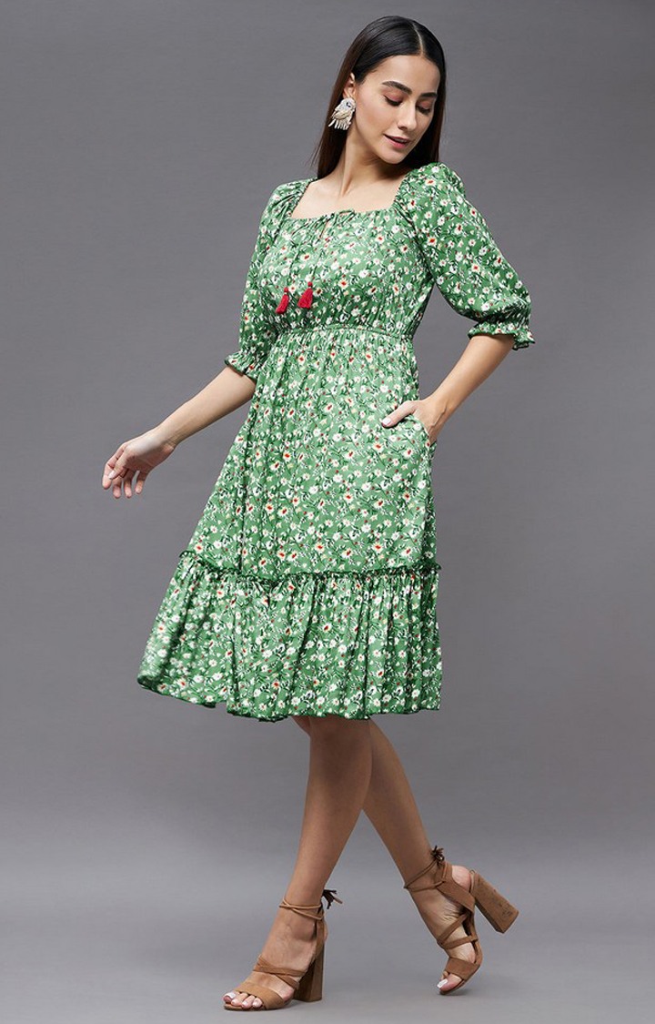 Women's Green Viscose Rayon FloralCasualwear Tiered Dress