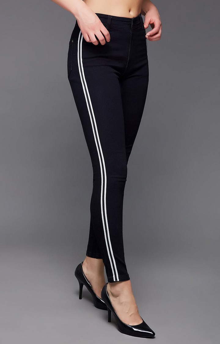 Women's Black Solid Slim Jeans