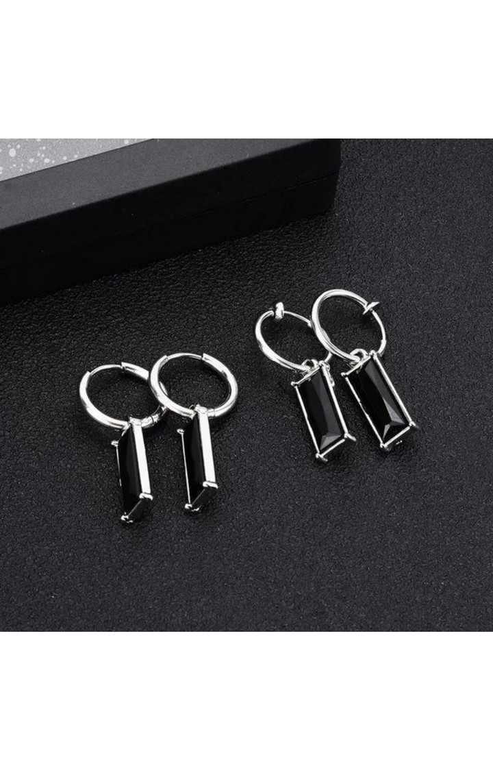 Jaunty Black Earrings (1 Side)