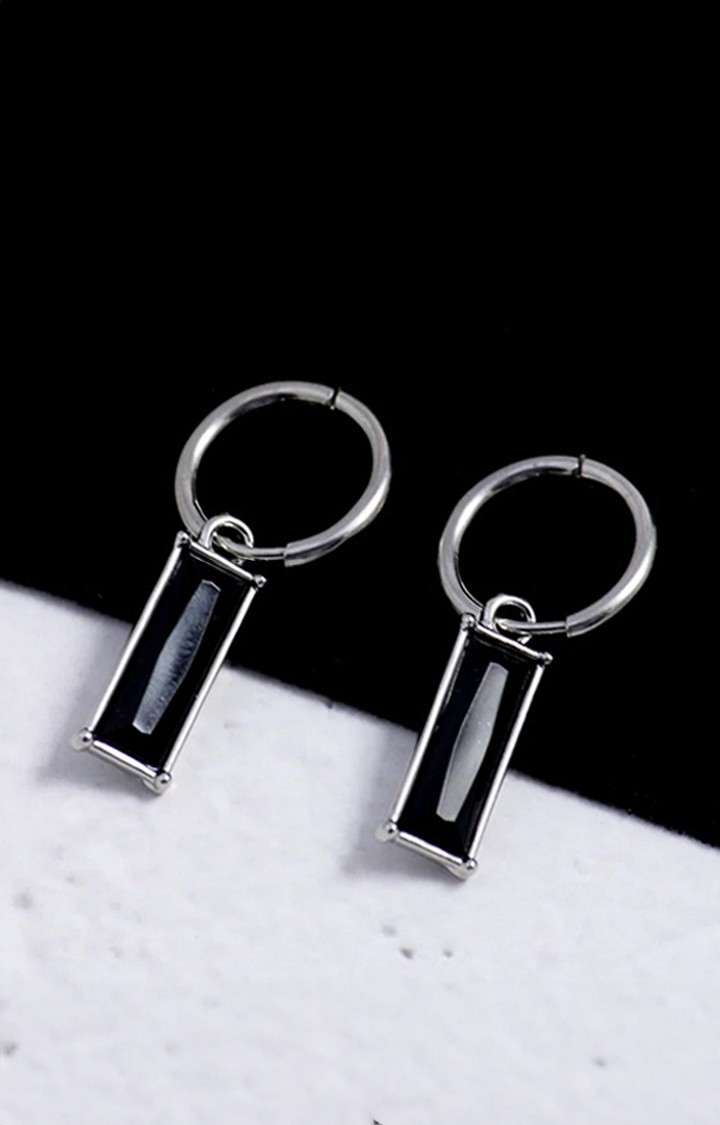 Jaunty Black Earrings (1 Side)