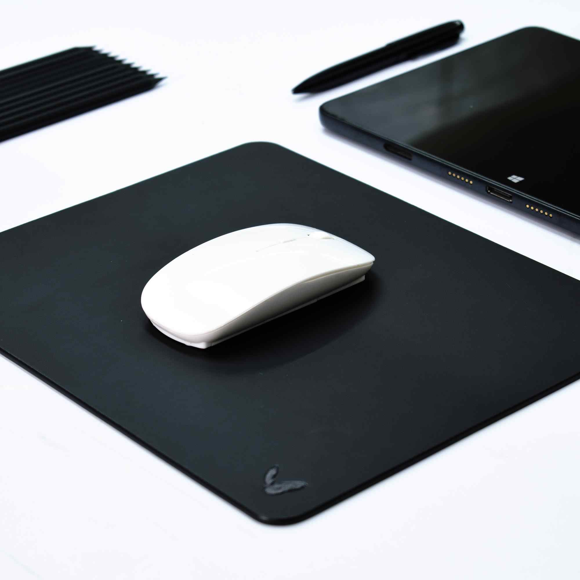 Square Mouse Pad in Faux Leather | Creasing Free | High Precision | Reversible | Flexible | 9×9 Inches | Uniflex | Black