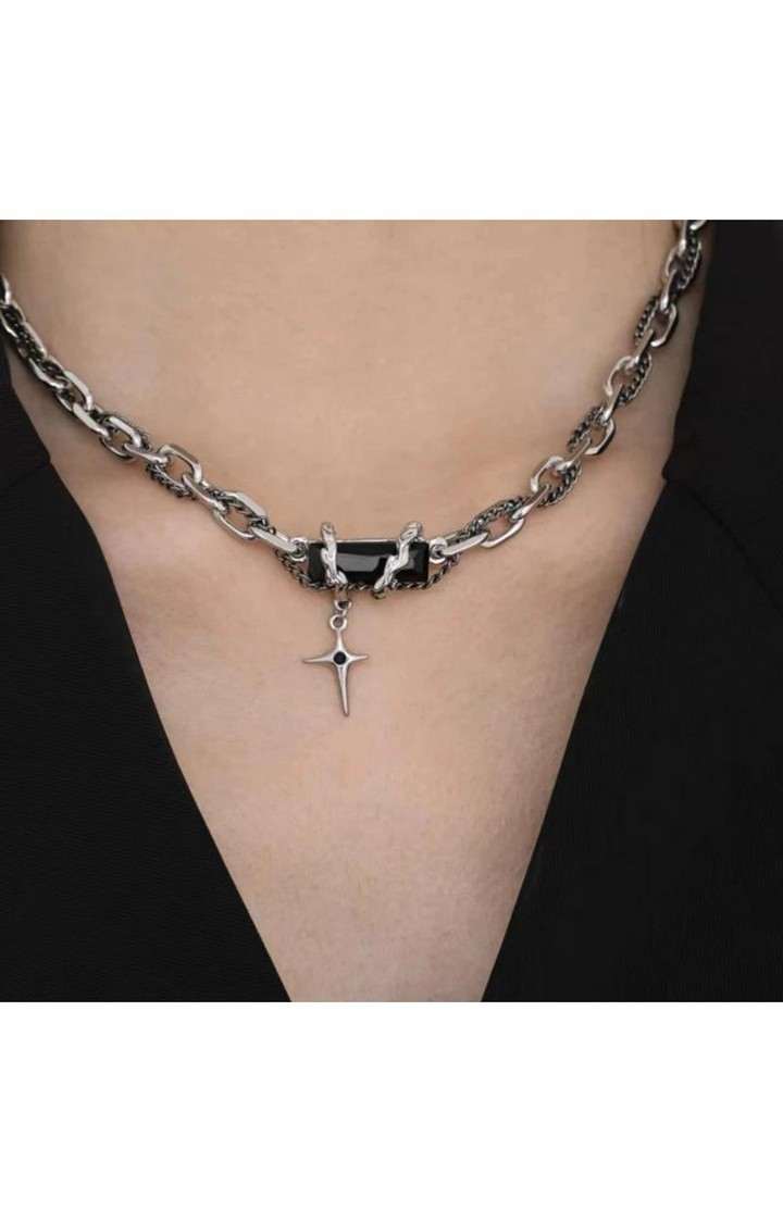 Rugged Black Modern Chain