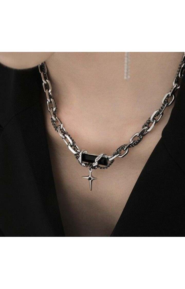 Rugged Black Modern Chain