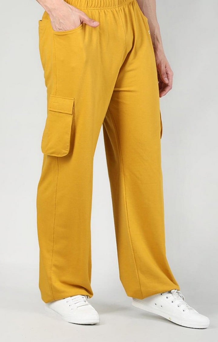 Men's Mustard Solid Cotton Cargo