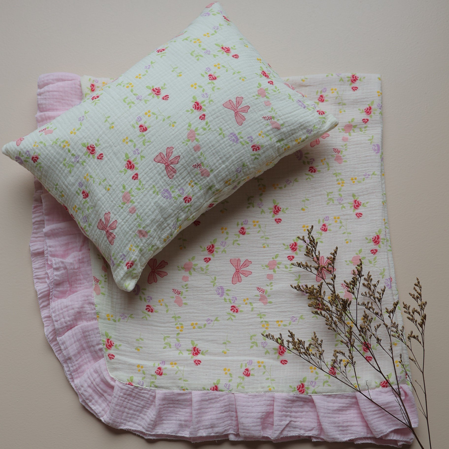 BowBloom Reversible Muslin Blanket & Pillow Set