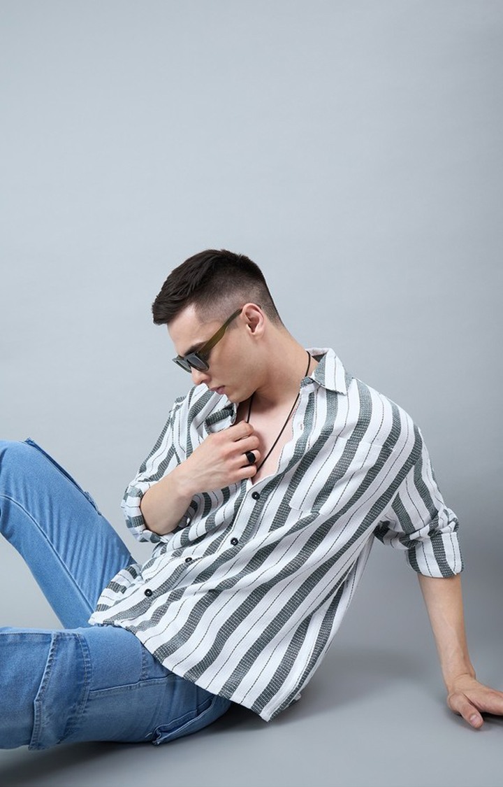 Chimpaaanzee Men White & Green Oversized Shirt