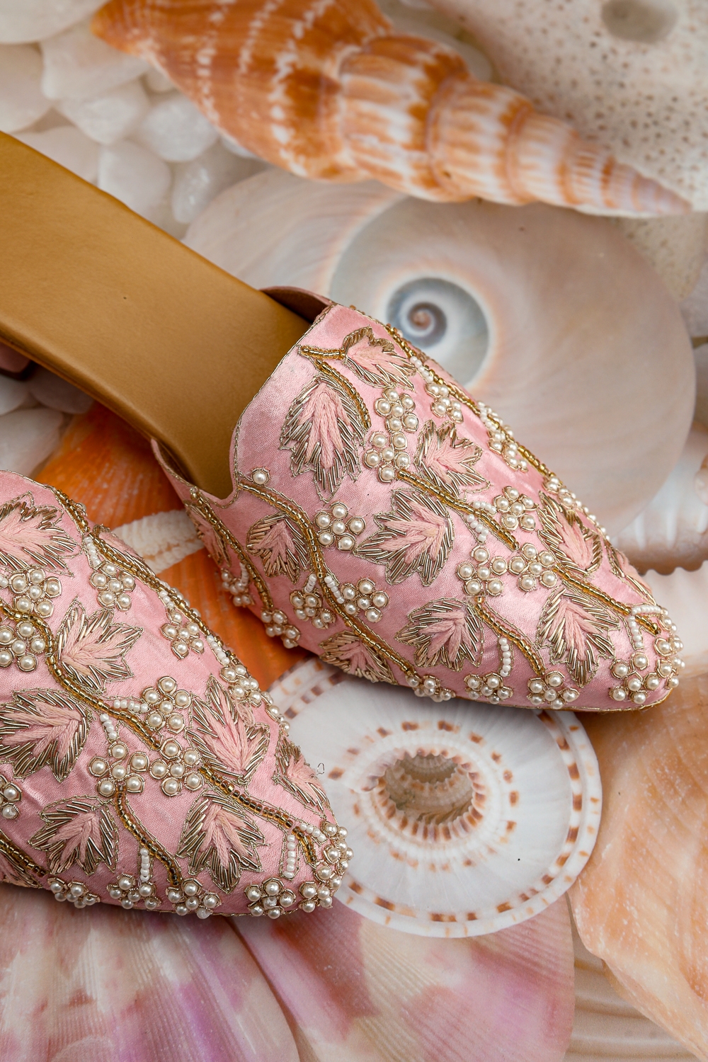LADY FEATHER WITH PEARL HANDCRAFTED MULES