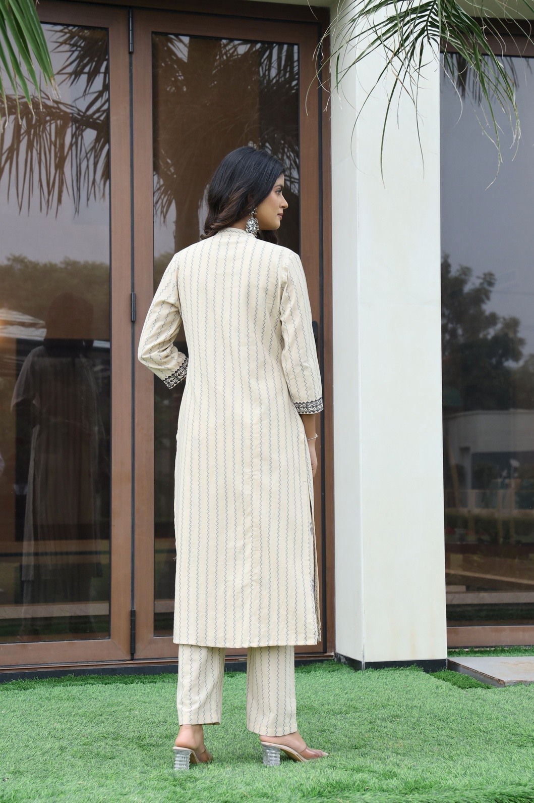 WOMEN YARN DYED KURTA SET WITH SHRUG