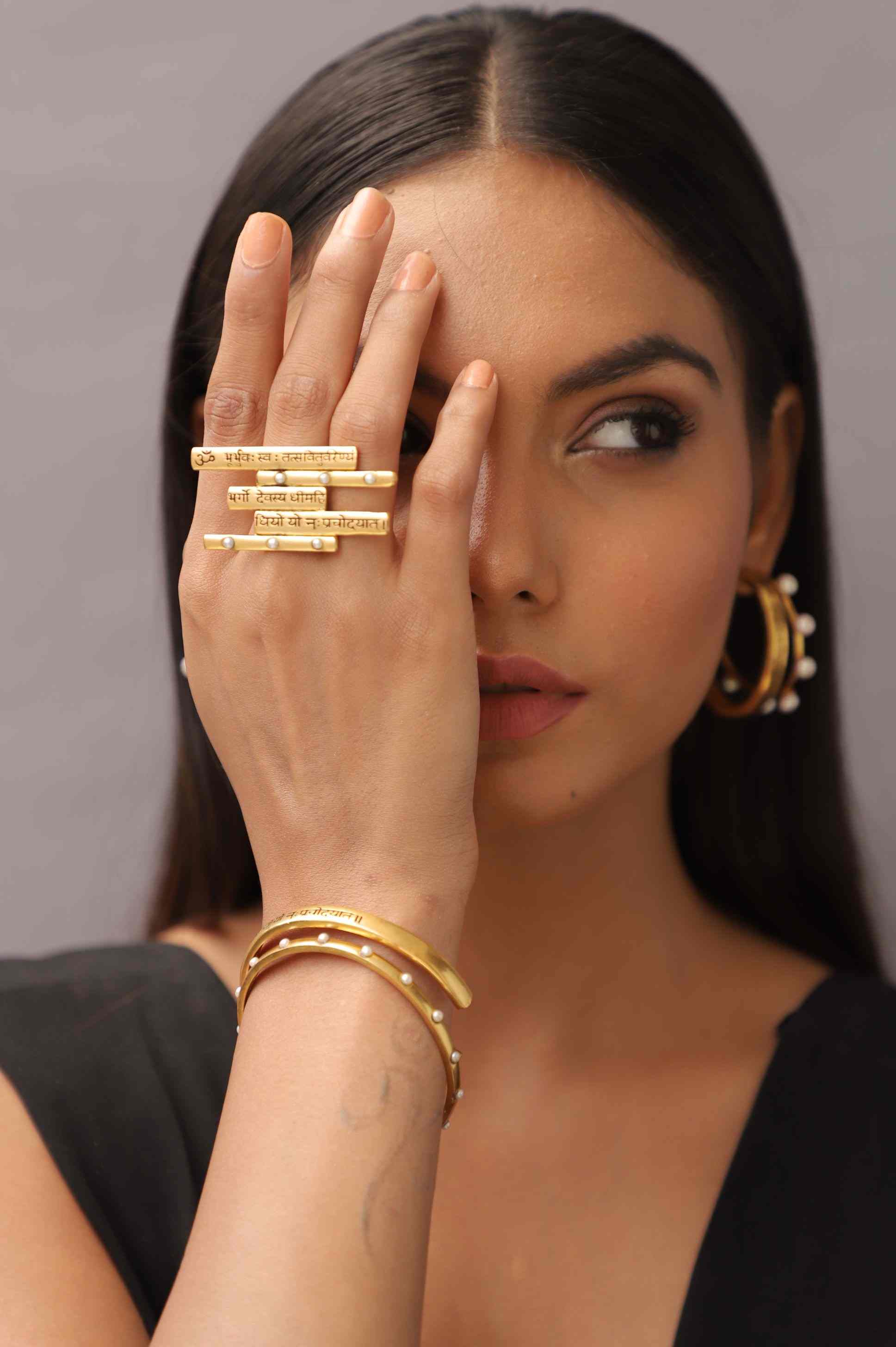 Statement Mantra Pearl Ring