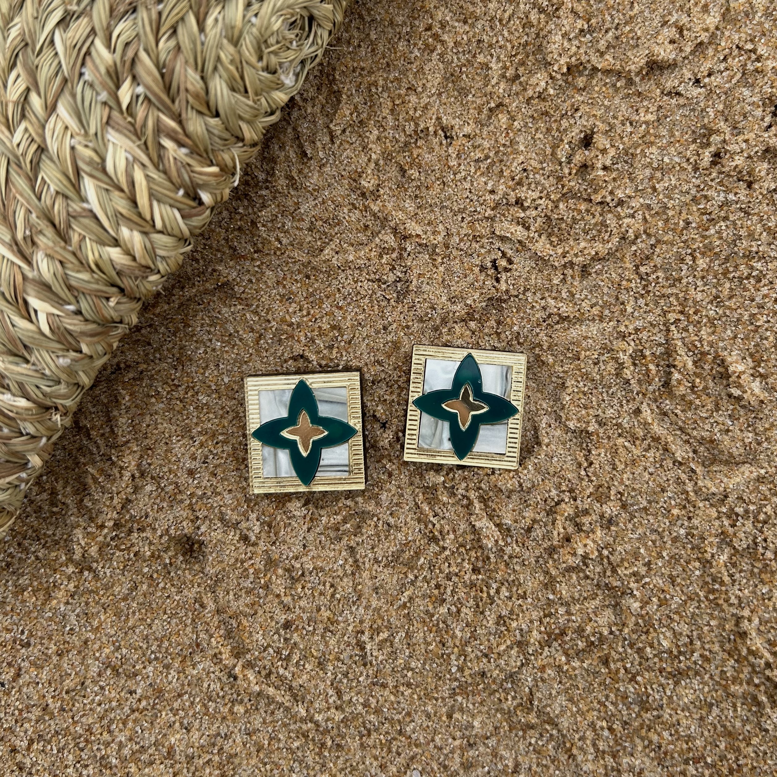 The Unfold Studs